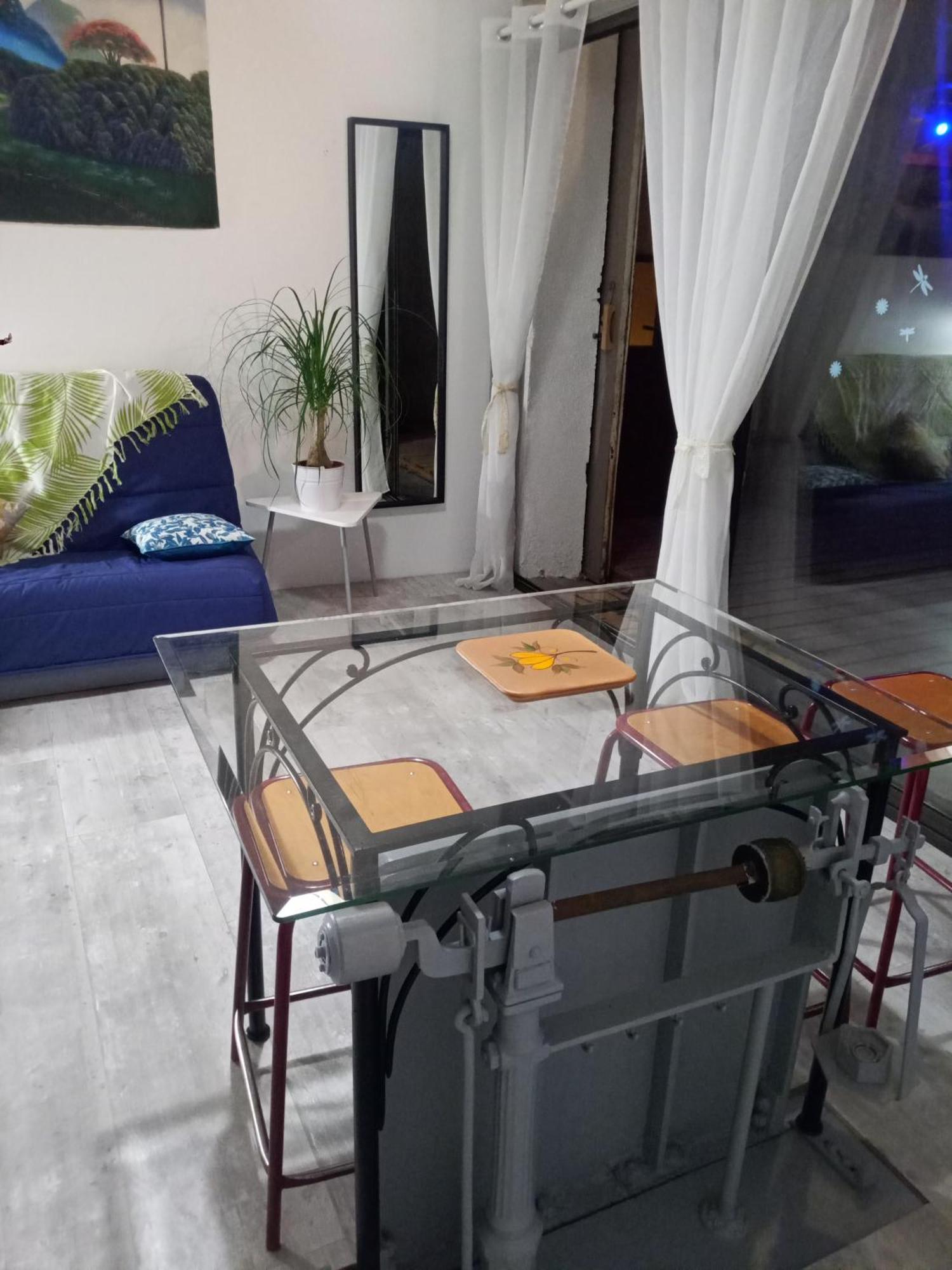 Studio D'Aqui Et D'Ailleurs Apartment แปร์ปินญอง ภายนอก รูปภาพ